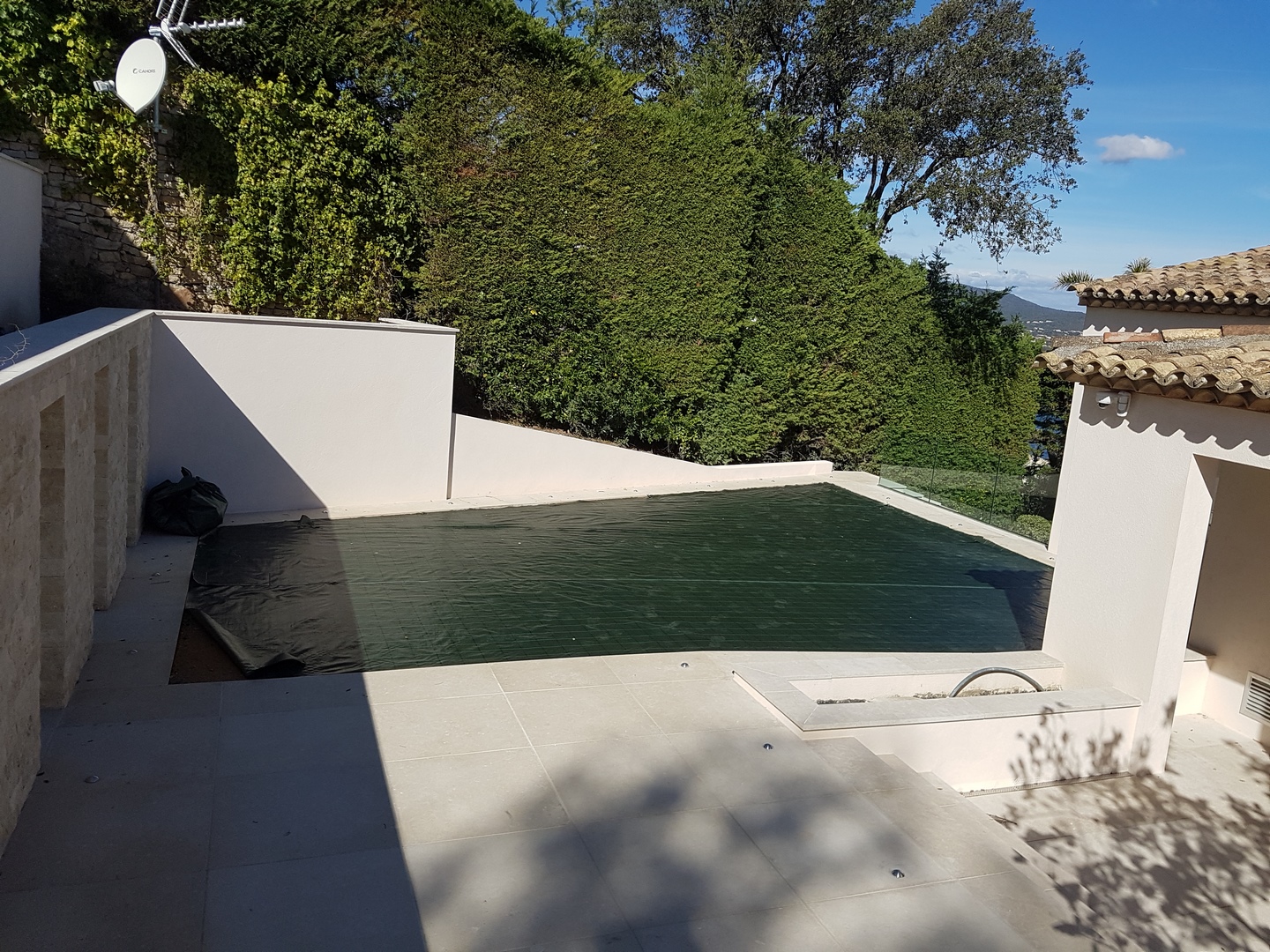 Mise en place de la toile de paillage